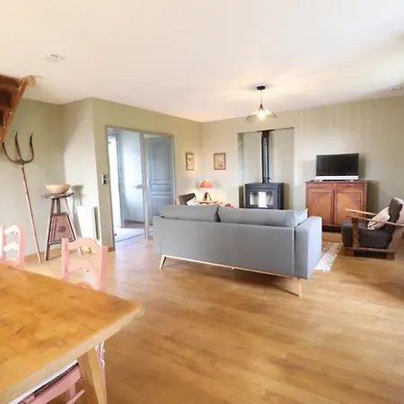 Maison De Caractere Avec Jardin, Terrasses, Poele Et Activites De Plein-air, Renover En 2022 - Fr-1-742-6 * Junhac